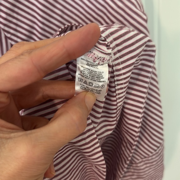 Loft Striped Wide Hem V-neck Top Medium - Picture 6 of 9